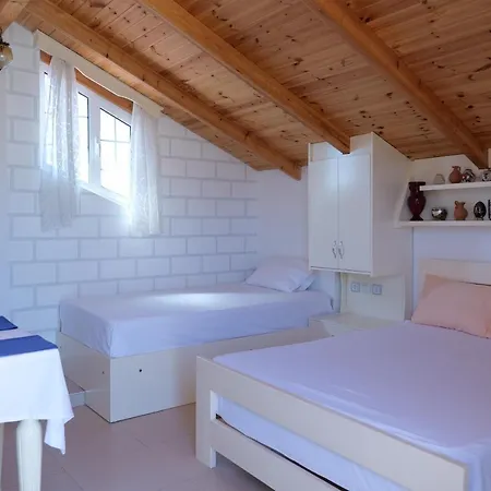 Klea Hostel *