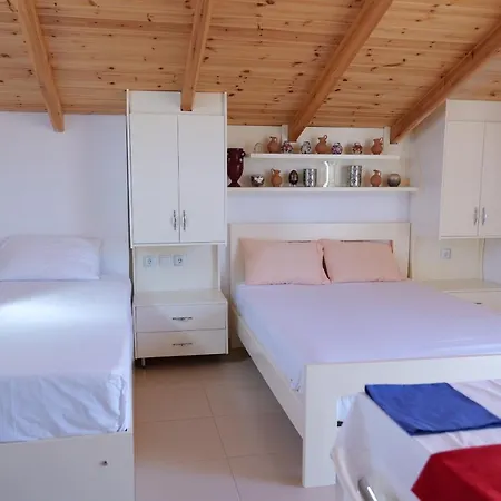 Klea Hostel *